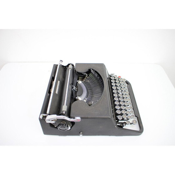 Image 1 of Machine à écrire vintage en plastique chromé pour Olivetti, Italie 1946