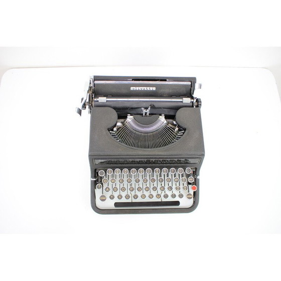 Image 1 of Machine à écrire vintage en plastique chromé pour Olivetti, Italie 1946