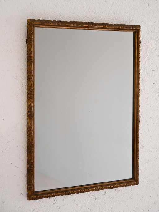 Miroir scandinave des années 1950 avec cadre sculpté