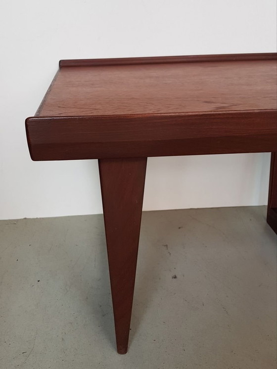 Image 1 of Table d'appoint danoise en teck par Peter Løvig Nielsen