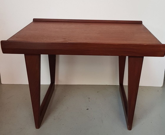 Image 1 of Table d'appoint danoise en teck par Peter Løvig Nielsen