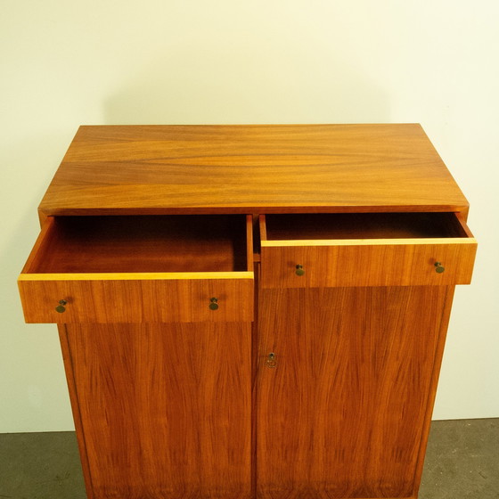 Image 1 of Commode, noyer, années 1960