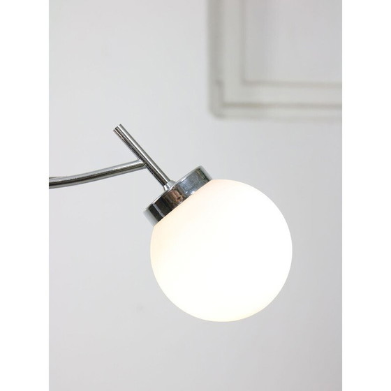 Image 1 of Lustre vintage en chrome et verre opalin, Italie