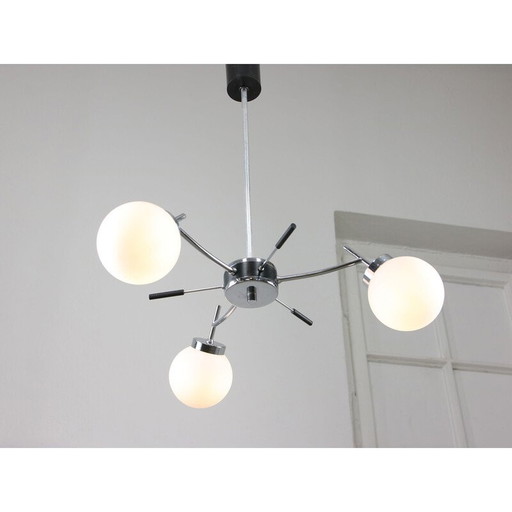 Lustre vintage en chrome et verre opalin, Italie