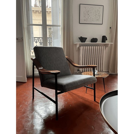 Image 1 of Fauteuil vintage avec accoudoir en noyer