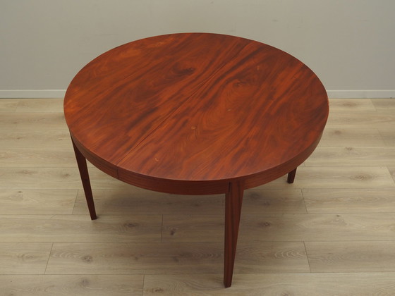 Image 1 of Table ronde en acajou, design danois, 1970S, Production : Danemark