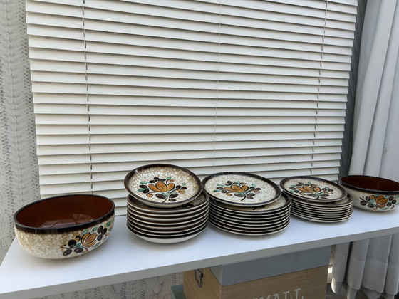 Image 1 of Assiettes Et Plats Boch