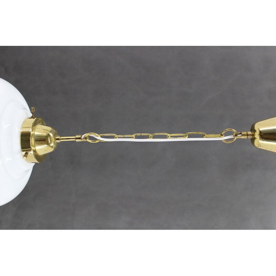 Image 1 of Lampe suspendue vintage en verre avec chaîne en laiton , Tchécoslovaquie 1970