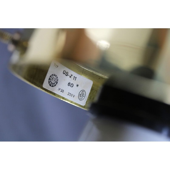 Image 1 of Lampe suspendue vintage en verre avec chaîne en laiton , Tchécoslovaquie 1970