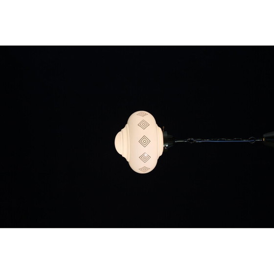 Image 1 of Lampe suspendue vintage en verre avec chaîne en laiton , Tchécoslovaquie 1970