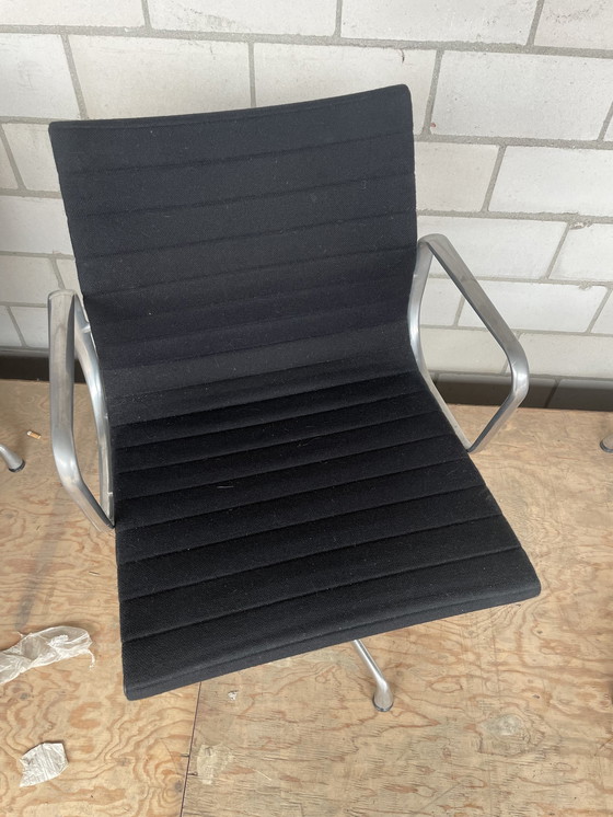 Image 1 of Vitra Eames Ea108 Noir Hopsak/Alu