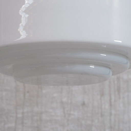 Lampe suspendue en laiton et opaline du milieu du siècle dernier, années 1950