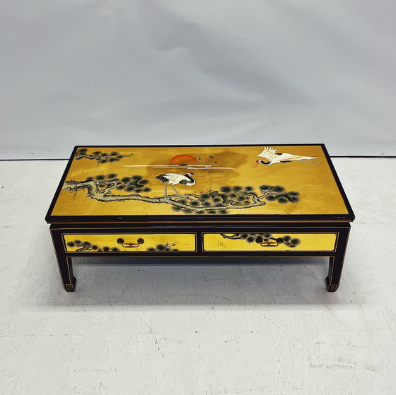 Image 1 of Table basse chinoise en or