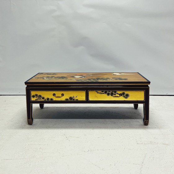 Image 1 of Table basse chinoise en or