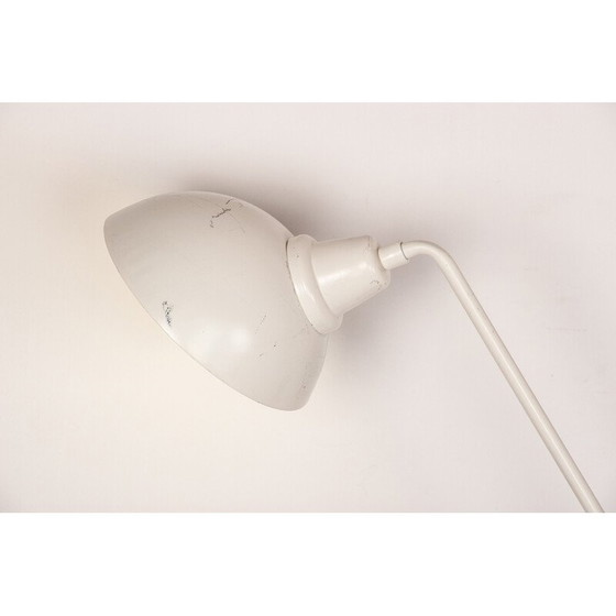 Image 1 of Lampe de bureau vintage inclinable en métal blanc et acier, France 1960