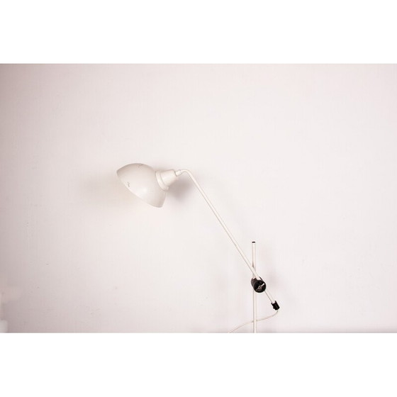 Image 1 of Lampe de bureau vintage inclinable en métal blanc et acier, France 1960