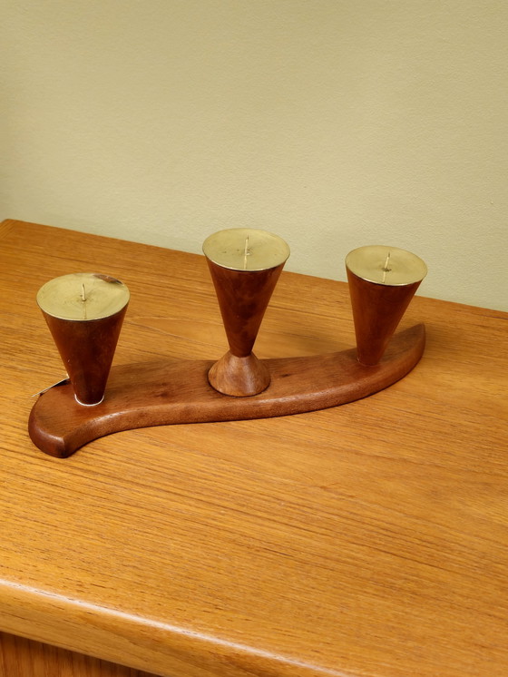 Image 1 of Bougeoir Vintage en bois et laiton Bougeoir de table