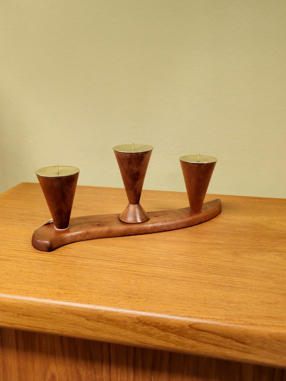 Image 1 of Bougeoir Vintage en bois et laiton Bougeoir de table