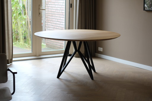 Studio Henk Table ronde avec papillon Quadpod