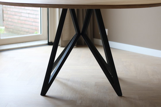 Image 1 of Studio Henk Table ronde avec papillon Quadpod