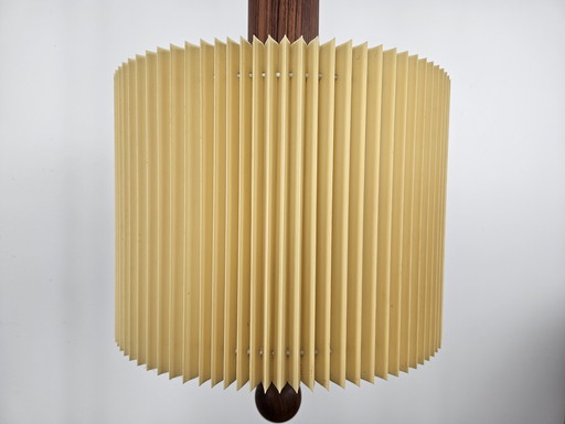 Lustre de style scandinave en métal et papier plissé des années 70