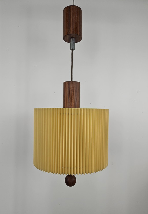 Lustre de style scandinave en métal et papier plissé des années 70