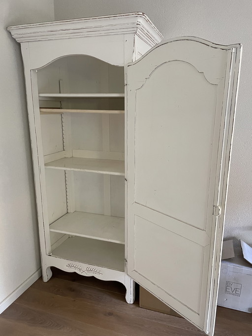 Armoire en chêne massif