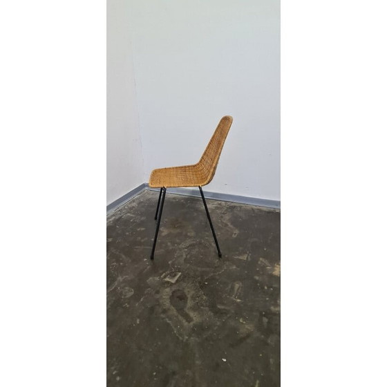 Image 1 of Chaises empilables en osier vintage, années 1950