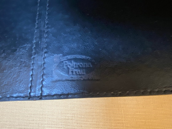 Image 1 of Paire De Canapés En Cuir Noir Édités Par Poltrona Frau, Circa 1980/1990.