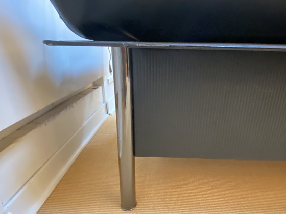 Image 1 of Paire De Canapés En Cuir Noir Édités Par Poltrona Frau, Circa 1980/1990.