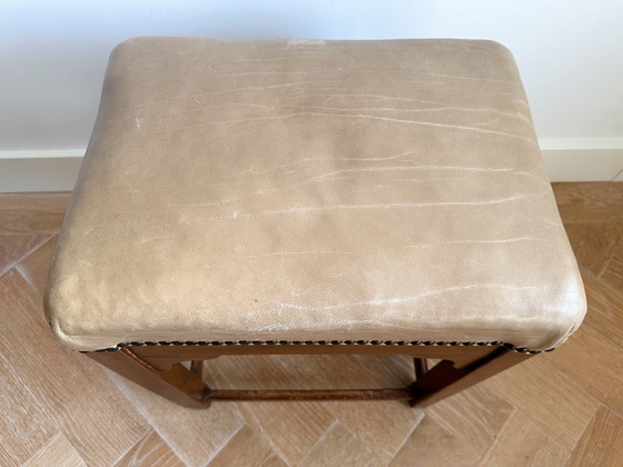 Image 1 of Ottoman Vintage Dutch Art Deco en bois avec siège en cuir