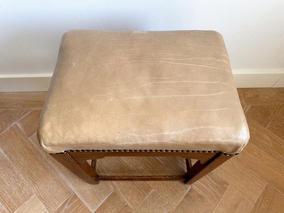 Image 1 of Ottoman Vintage Dutch Art Deco en bois avec siège en cuir
