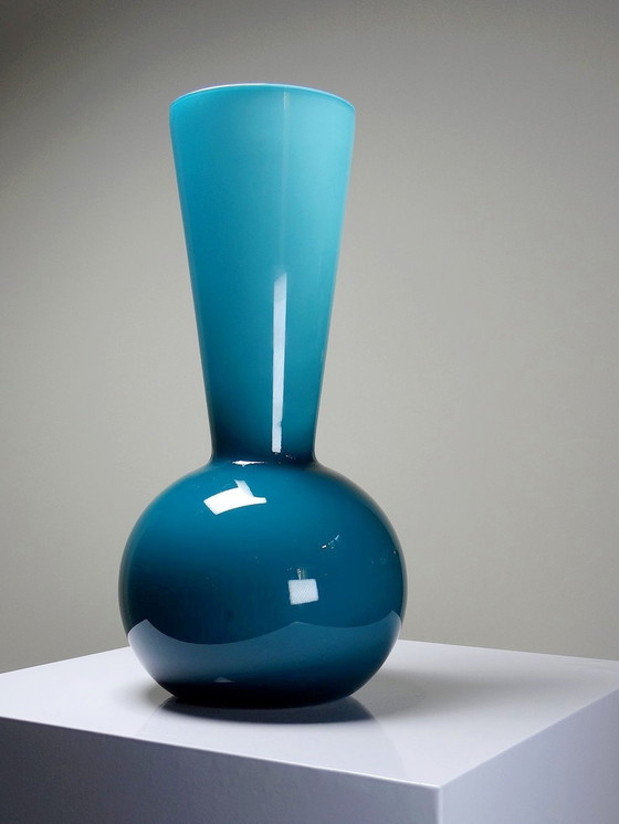 Image 1 of Grand Vase Opaline Bleue Canard Murano Moderne