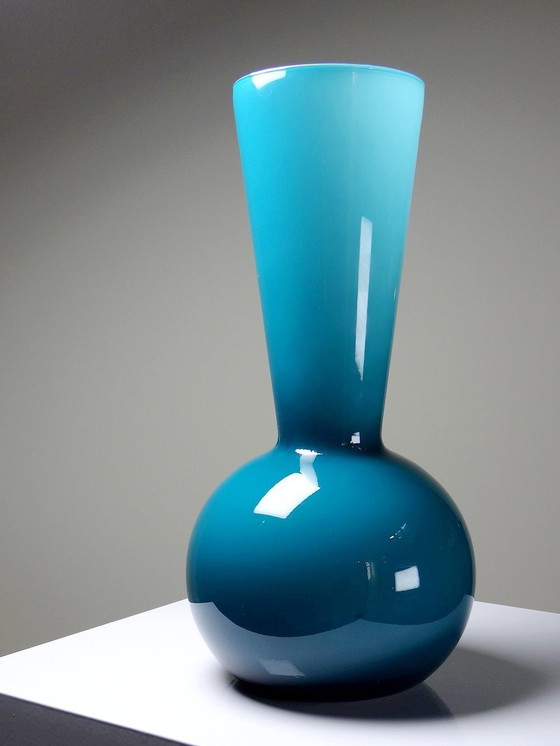 Image 1 of Grand Vase Opaline Bleue Canard Murano Moderne