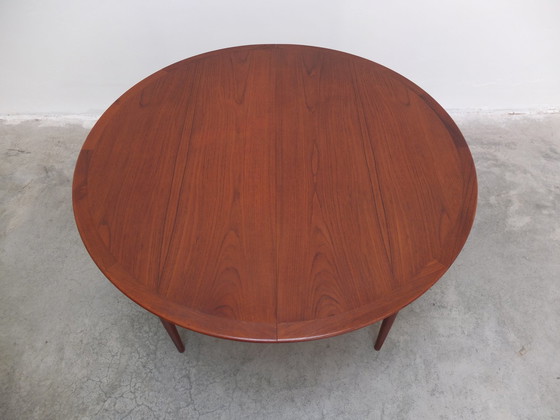 Image 1 of Xl Round Extendable Dining Table By Grete Jalk For P. Jeppesen, 1960S