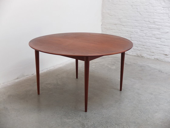 Image 1 of Xl Round Extendable Dining Table By Grete Jalk For P. Jeppesen, 1960S