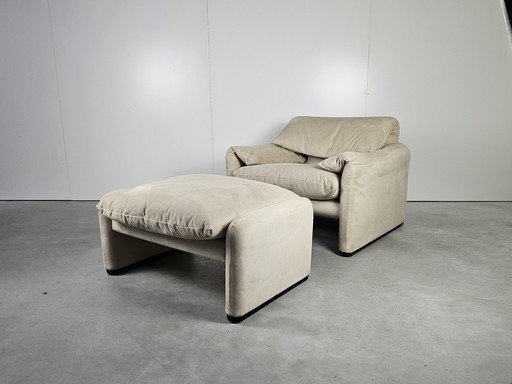 Fauteuil Cassina avec pouf, cuir Alcantara crème