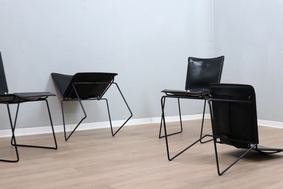 Image 1 of Chaises empilables en cuir par Toyoda Hiroyuki pour Icf 1980S, ensemble de 4