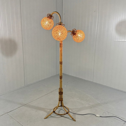 Lampadaire en rotin 1950's