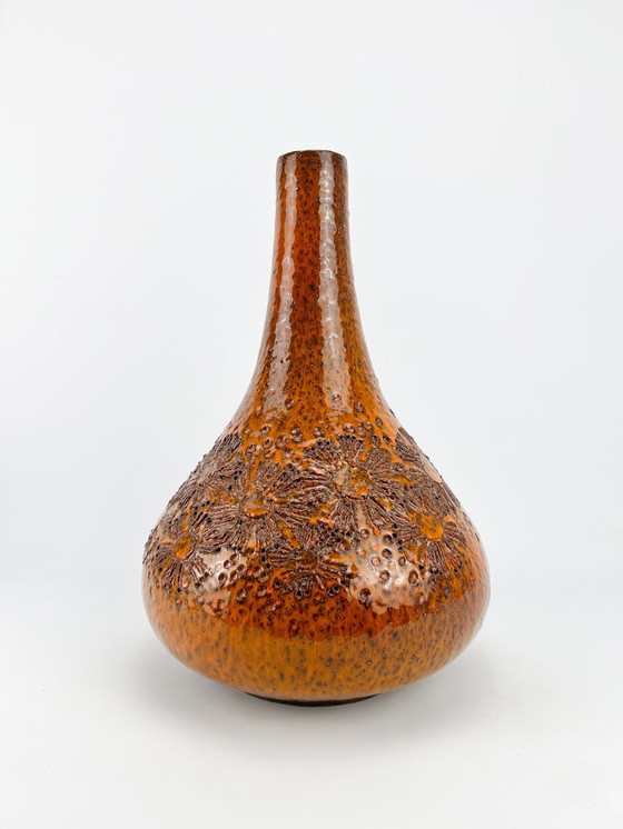 Image 1 of Elisabeth Vandeweghe - Perignem - Vase avec décor de fleurs - Céramique émaillée - Orange