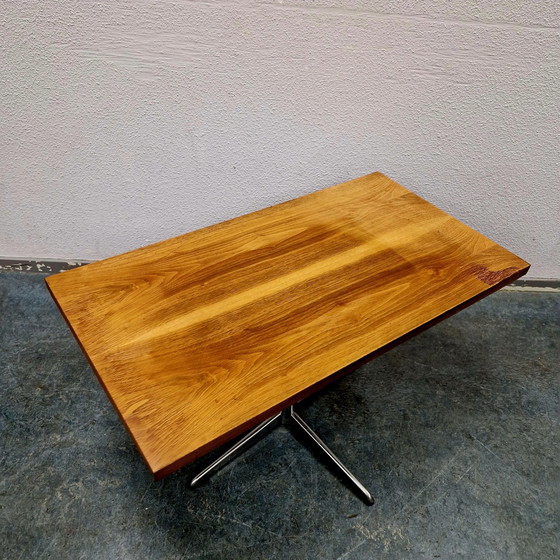 Image 1 of Table d'appoint pivotante des années 60 Table TV vintage