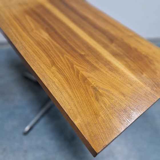 Image 1 of Table d'appoint pivotante des années 60 Table TV vintage