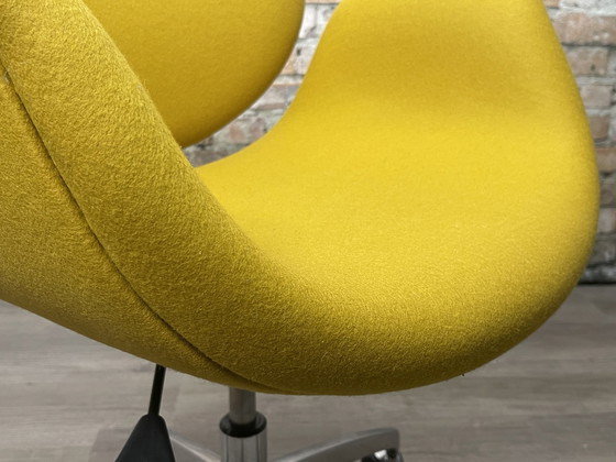 Image 1 of Artifort Little Tulip Chaise jaune