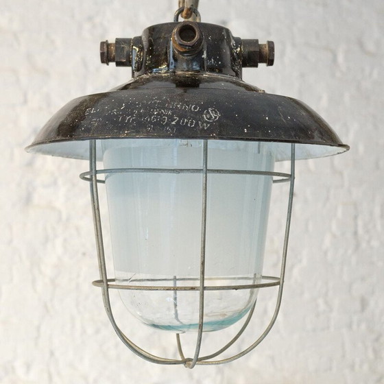 Image 1 of Suspension émaillée vintage avec globe en verre, Tchécoslovaquie 1950