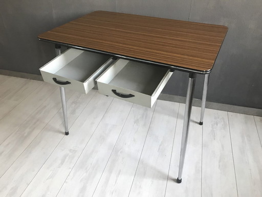 Bureau vintage en formica