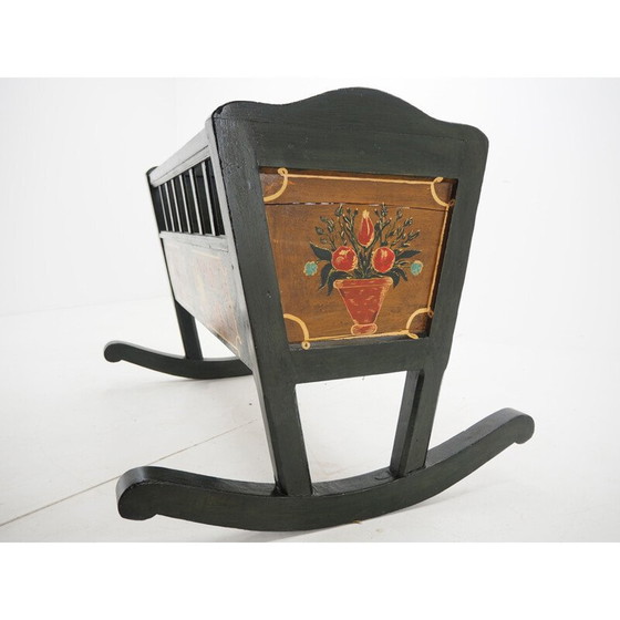 Image 1 of Berceau à bascule peint d'art populaire, 1830s
