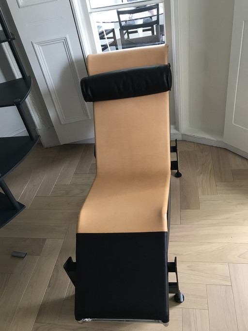 Cassina LC4 Chaise Longue Louis Vuitton LV