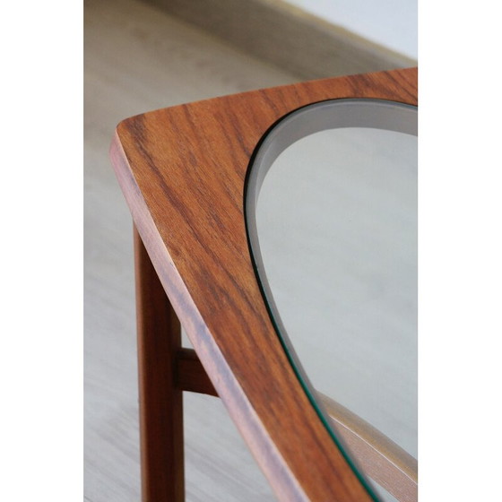 Image 1 of Table basse ovale en teck massif pour Nathan Furnitures, Angleterre 1960