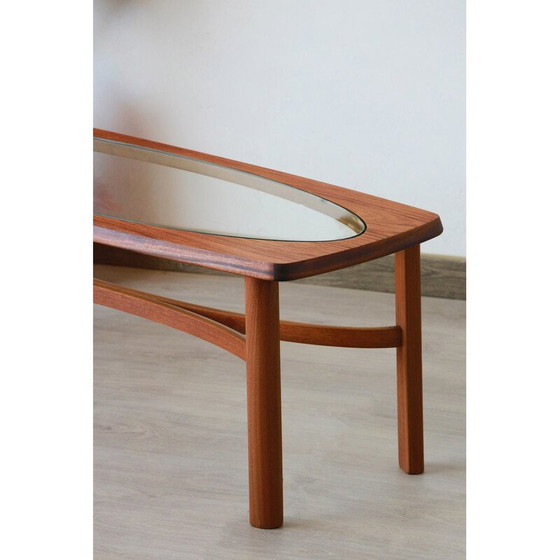 Image 1 of Table basse ovale en teck massif pour Nathan Furnitures, Angleterre 1960