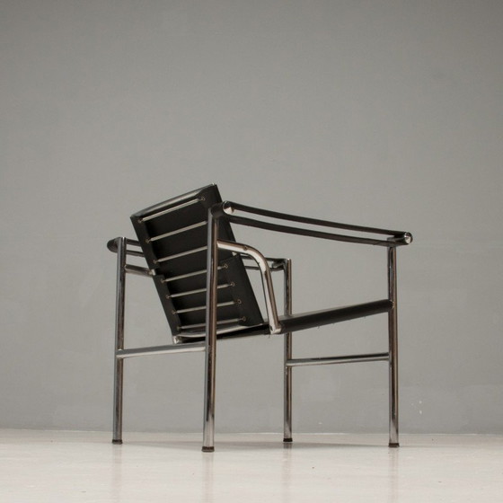 Image 1 of Fauteuil vintage en acier par Le Corbusier, Pierre Jeanneret et Charlotte Perriand pour Cassina, 1965